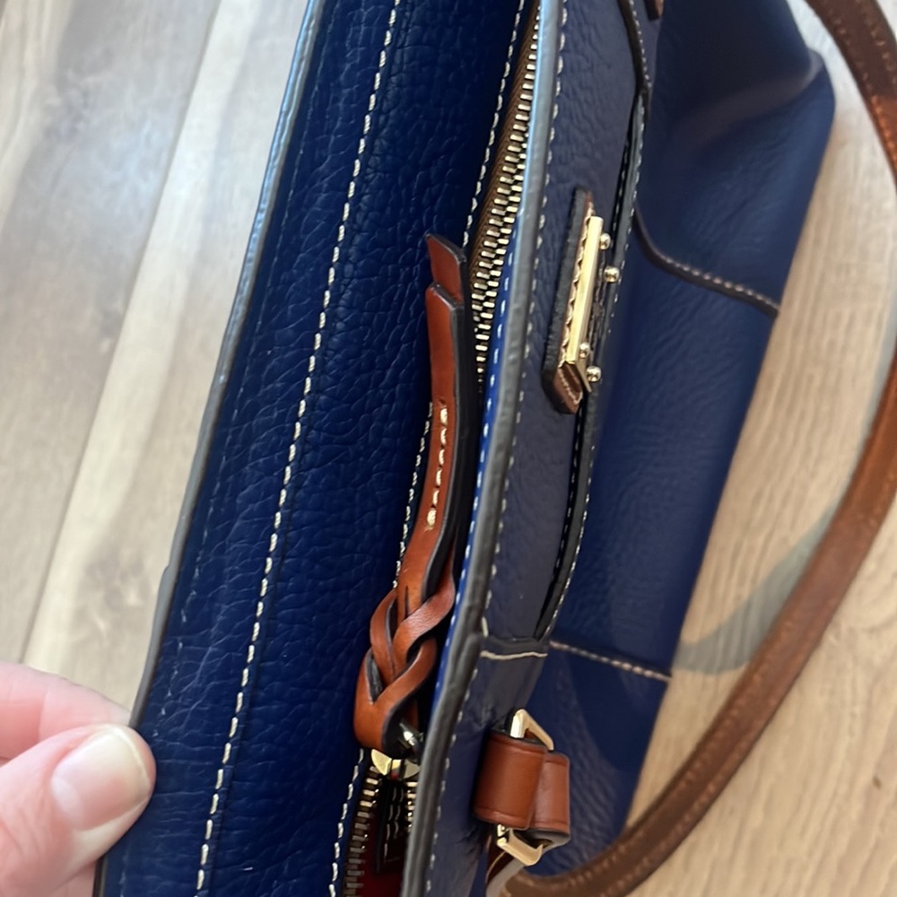 Dooney & Bourke tote - Picture 6 of 13